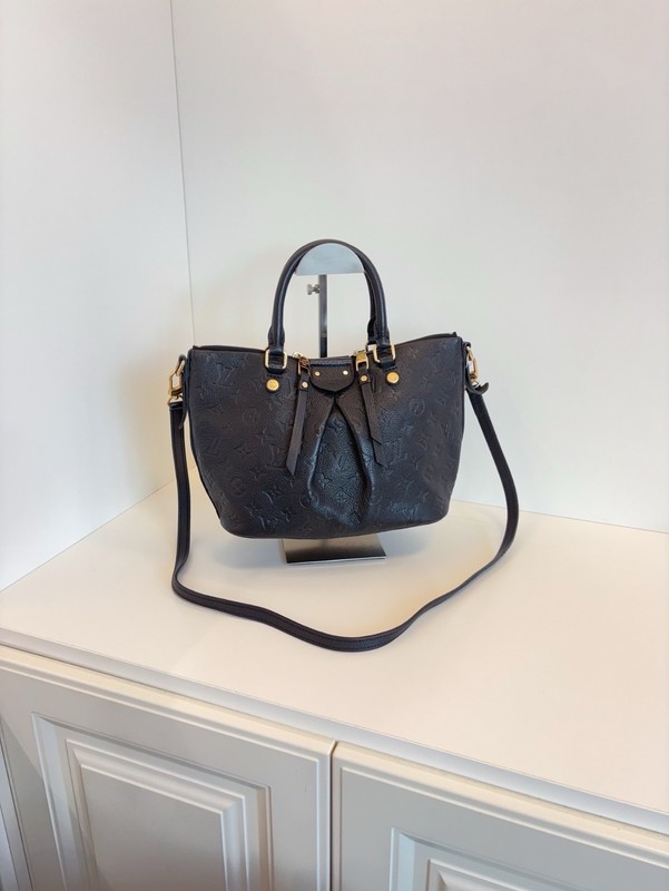 Louis Vuitton Black Full Leather Embossed Dumpling Handbag （26×21×13）cm