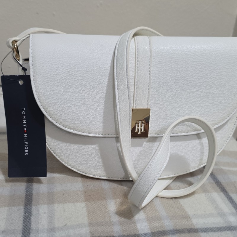 Tommy Hilfiger Women’s White Crossbody Bag Gold Logo, Magnetic, Detachable Strap gallery