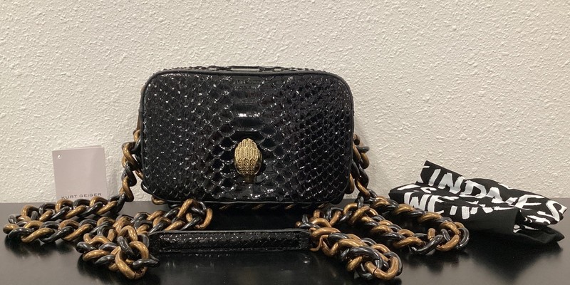 Kurt Geiger Kensington Heavy Chain ZIPPER ISSUE Textured Leather 8″ x 5″ x 2.25″