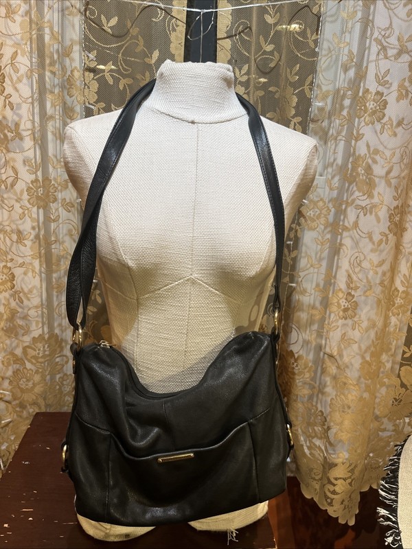 Stone Mountain Black Leather Shoulder Bag Crossbody Single Strap Gold Logo
