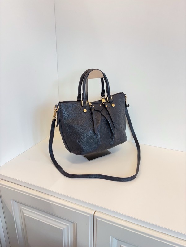 Louis Vuitton Black Full Leather Embossed Dumpling Handbag （26×21×13）cm gallery