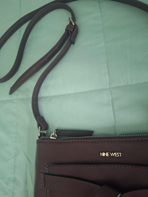 NINE WEST CROSSBODY BAG- ANAELLE- NWT- DK GRNT MM- MAROON gallery