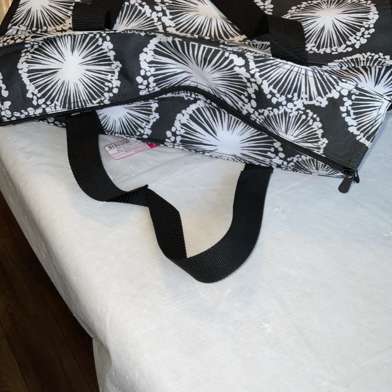 New Thirty One Deluxe Organizing Utility Utility Tote ( Dandelion Dream)