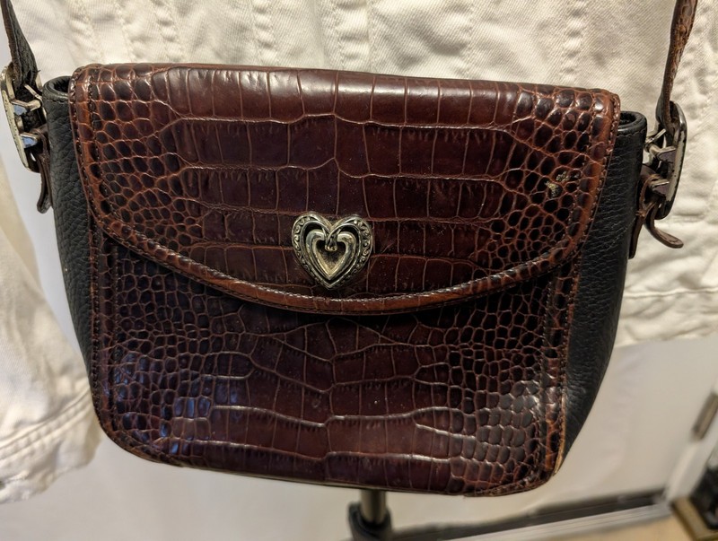 Brighton Croc Embossed Leather Crossbody Shoulder Bag Brown Black Heart Accent gallery