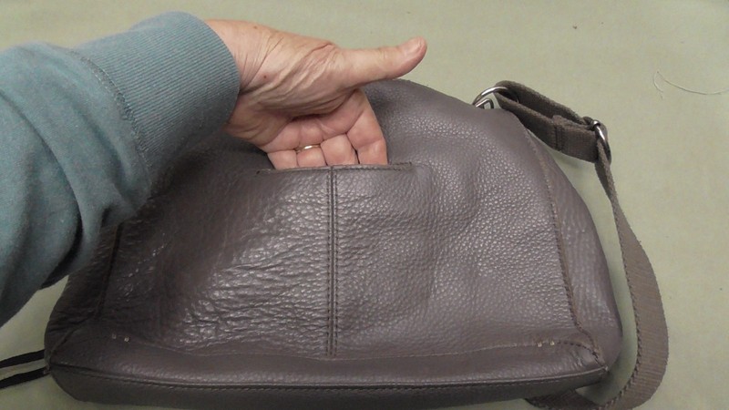 THE SAK BAG PURSE GREY LEATHER SOFT PEPPLED SHOULDER BAG gallery