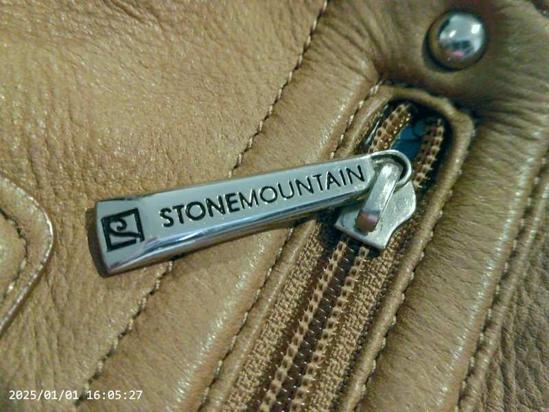 Beautiful Stone Mountain Leather Purse ( please read ) gallery