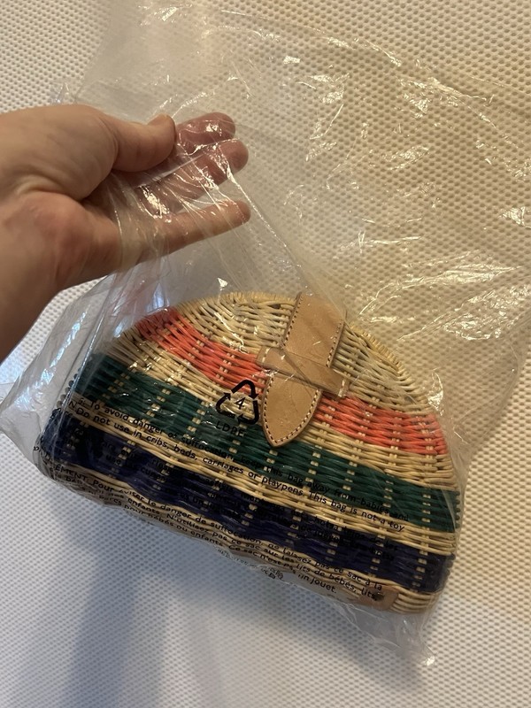 RARE NEW – J. Crew Fan Rainbow Natural Rattan Wicker Clutch ASO Meghan Markle