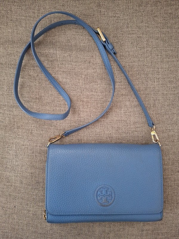 Tory Burch Pebbled Leather Bombe Convertible Flat Wallet Crossbody Bag Clutch