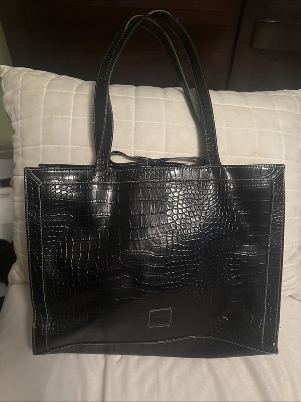 Liz Claiborne Black Faux Leather Faux Crocodile/Alligator Purse Handbag w/mirror gallery