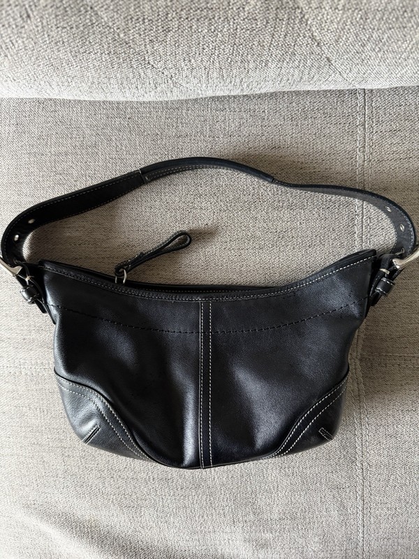 Coach Soho Black Signature Small Shoulder Bag Zip Silver Hardware Beige Lined