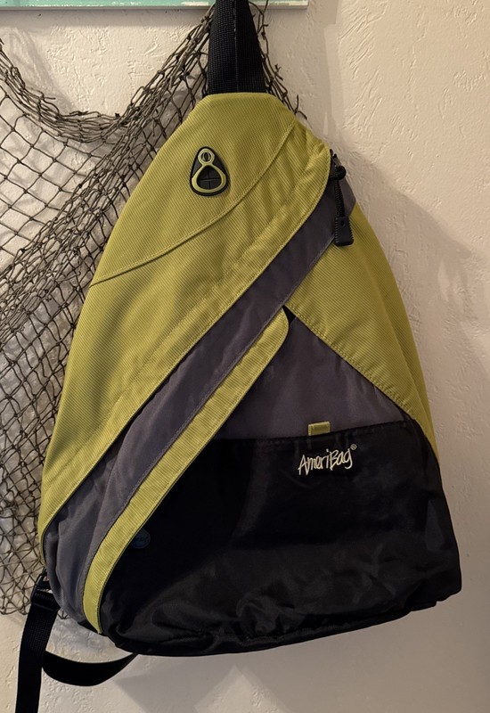 AmeriBag 18” Nylon Crossbody Sling Healthy Back Bag