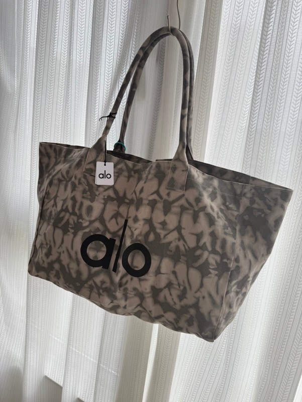 ALO Yoga Gray Tie Dye Tote Canvas Bag Large New With Tags gallery