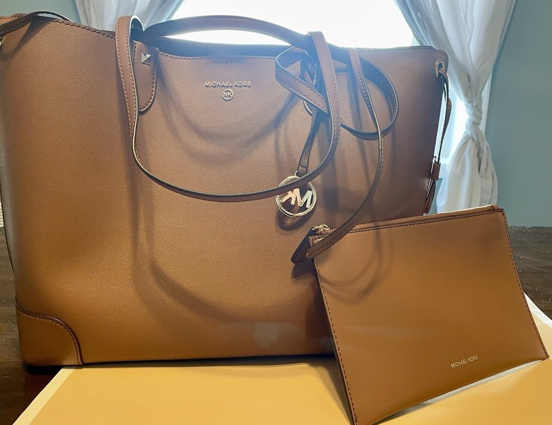 Michael Kors Edith Large Tote With Wristlet Brand New With Tags!