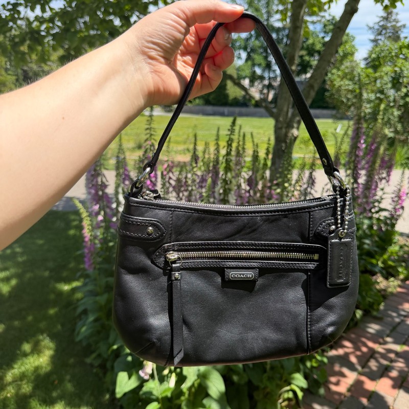 Y2K COACH Daisy Demi Leather Shoulder Bag in Black w Hangtag/ Bag Charm