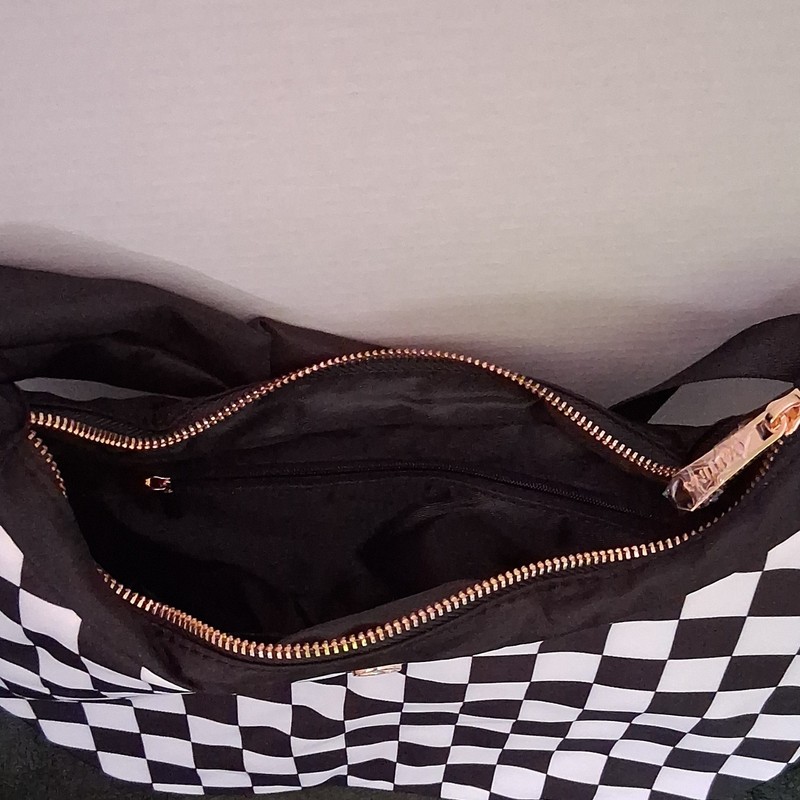Black & White Checkered Medium Women’s Shoulder Bag Zip, Detachable Strap gallery