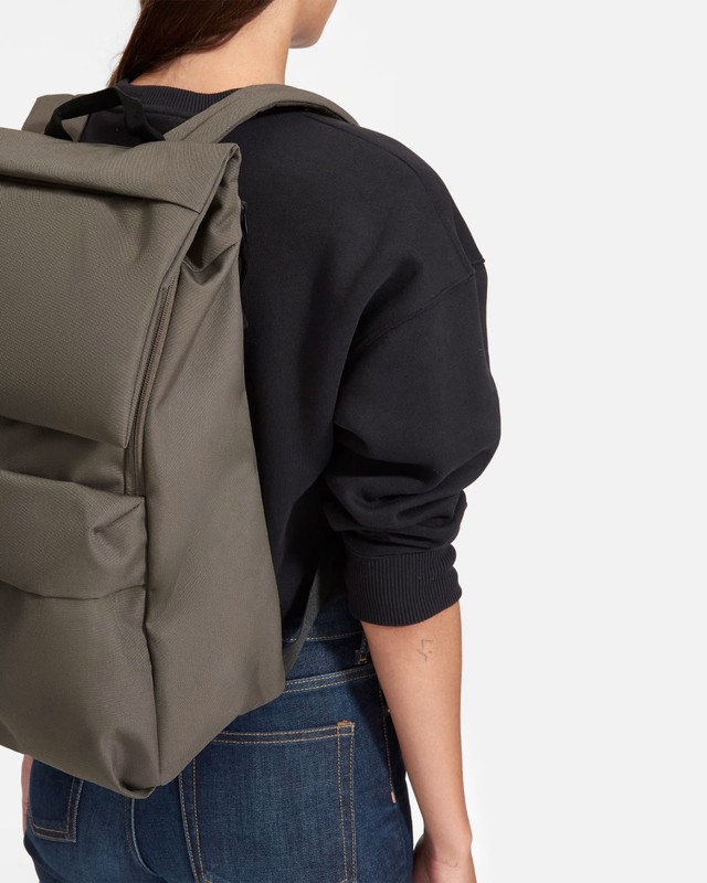 NEW - Everlane- The ReNew Transit Backpack - Warm Charcoal - Fast Free shipping gallery