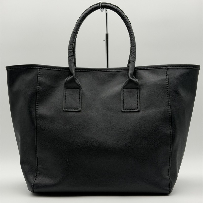 GIVENCHY Tote bag leather black Not available in Japan Magnetic button closure gallery