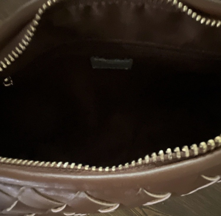 Womens Brown Woven Shoulder Bag Zip Top Lined Gold Hardware Brown Strap gallery