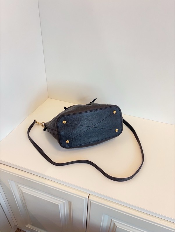 Louis Vuitton Black Full Leather Embossed Dumpling Handbag （26×21×13）cm gallery