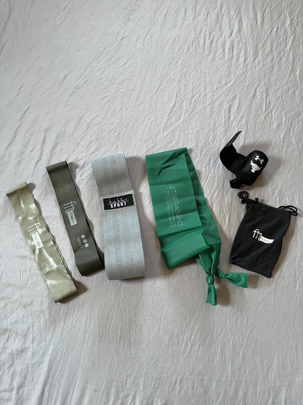 Lot of 5 TheraBand Stretch Sports Rehab Physical Therapy Resistance Training Gym