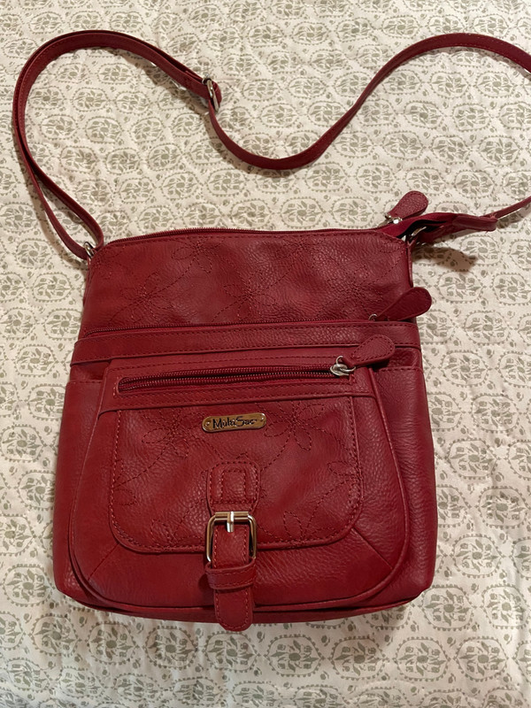 MULTI-SAK REDDISH LEATHER BAG MINT CONDITION 9.5 X 10 X 2 INCHES-STRAP 50+ IN