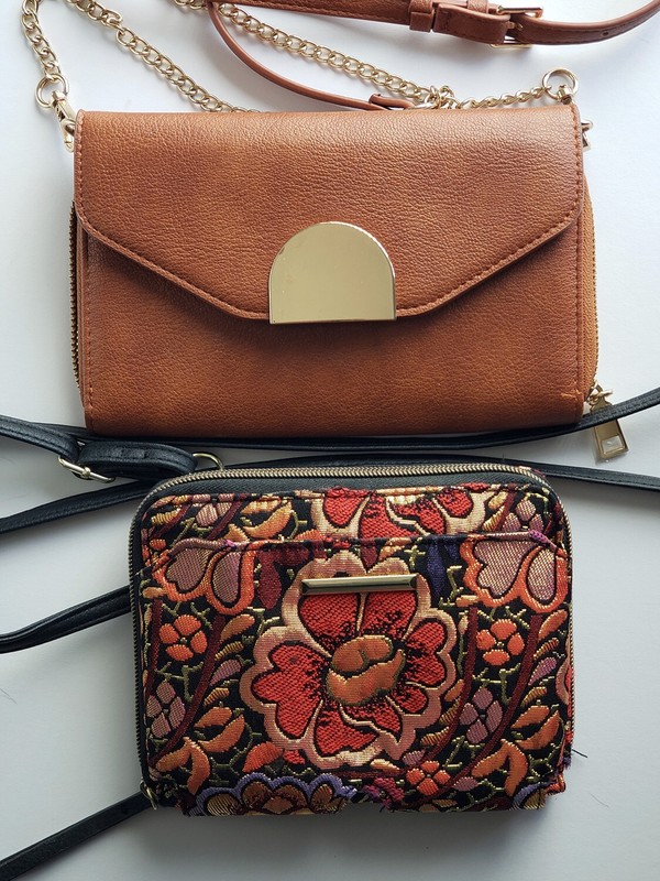 Purses mint condition, zippered/flap, 1-owner 8"x5"x1" and 7"x5"x1" $30 for both
