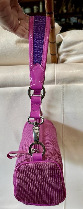 The Sak Fuchsia Knit Baguette Y2K Aesthetic Barrel Convert. Strap Shoulder Bag V gallery