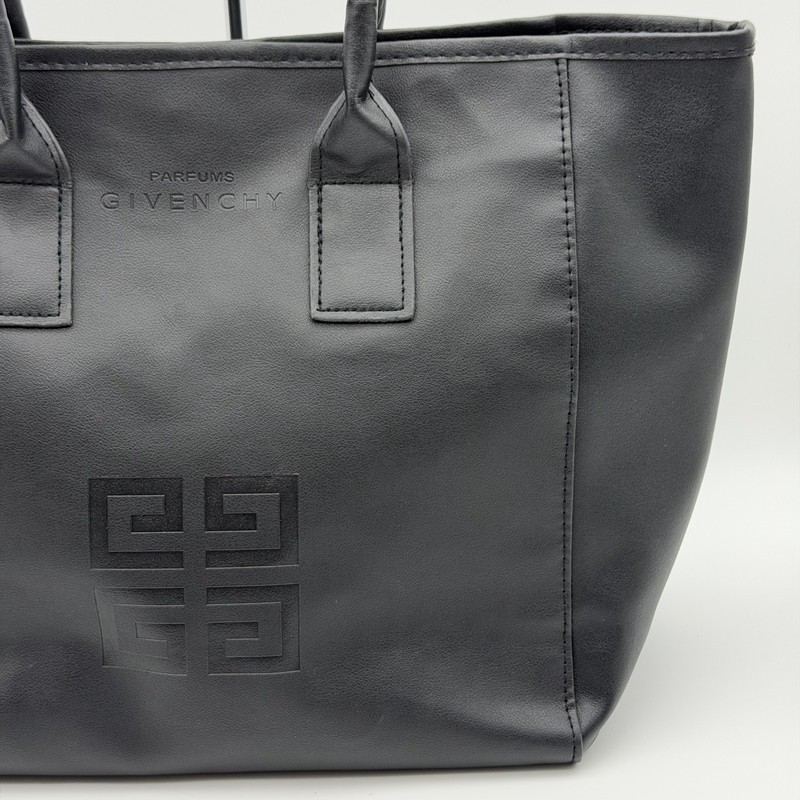 GIVENCHY Tote bag leather black Not available in Japan Magnetic button closure gallery