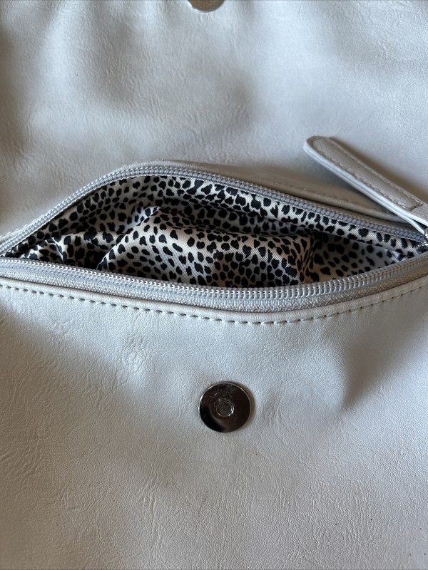 Handbag Purse - Boutique $98 When New gallery
