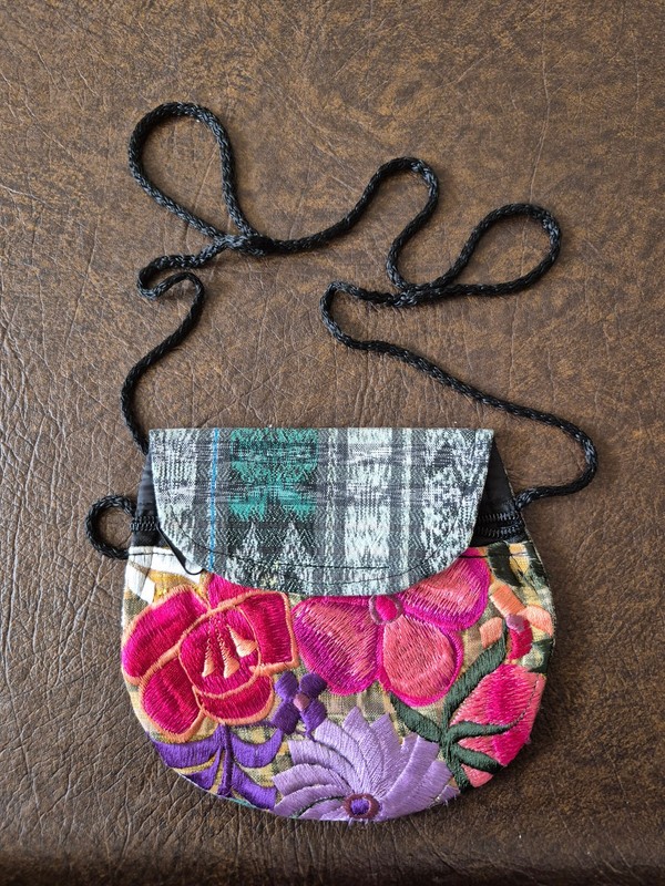 Small Multicolor Mexican Fabric Crossbody Purse, zipper closure