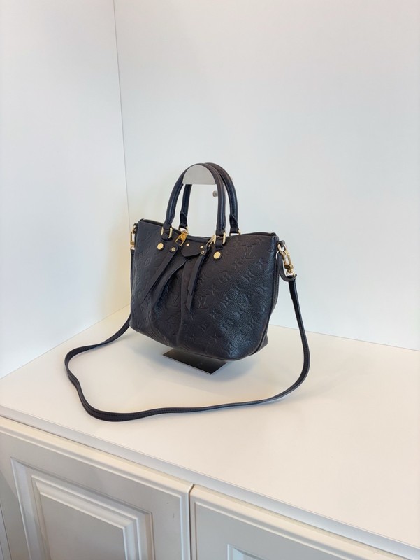 Louis Vuitton Black Full Leather Embossed Dumpling Handbag （26×21×13）cm gallery