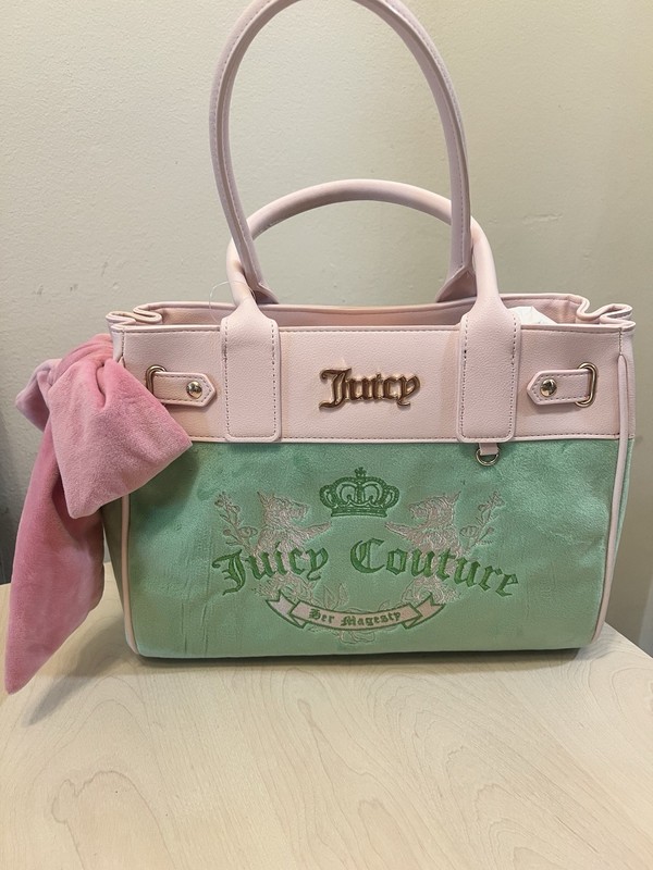 Juicy Couture Daydreamer Her Majesty Heritage Tote Box Set In Green And Pink gallery