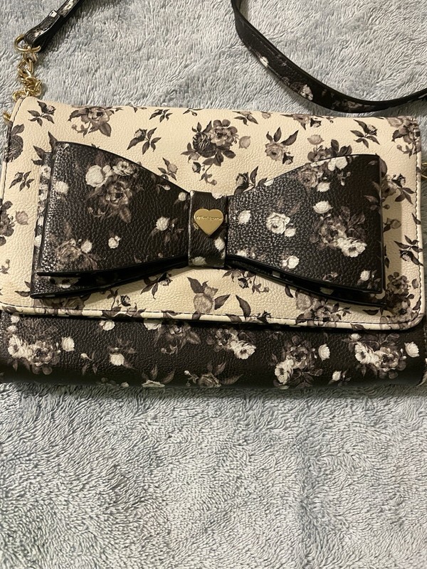 WOMEN'S CROSSBODY BAG BLACK WHITE FLORAL XODANI BETSEY JOHNSON Excellent Shape gallery