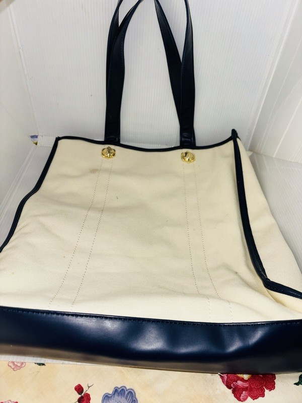 Draper James Vanderbilt "What Would Dolly Do?” Shoulder Bag RARE Used gallery