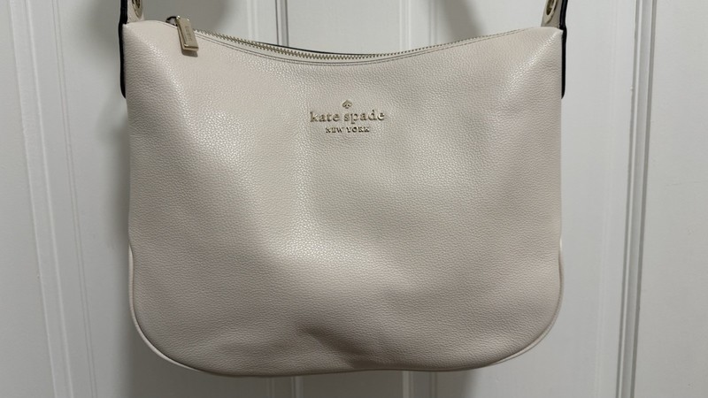 kate spade new york Rosie Women’s Crossbody, Medium – Ivory Parchment (K5807)