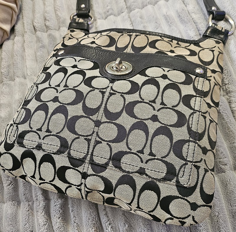 Vintage Coach Signature Jaquard Penelope Crossbody Shoulder Bag Turn Lock Black gallery