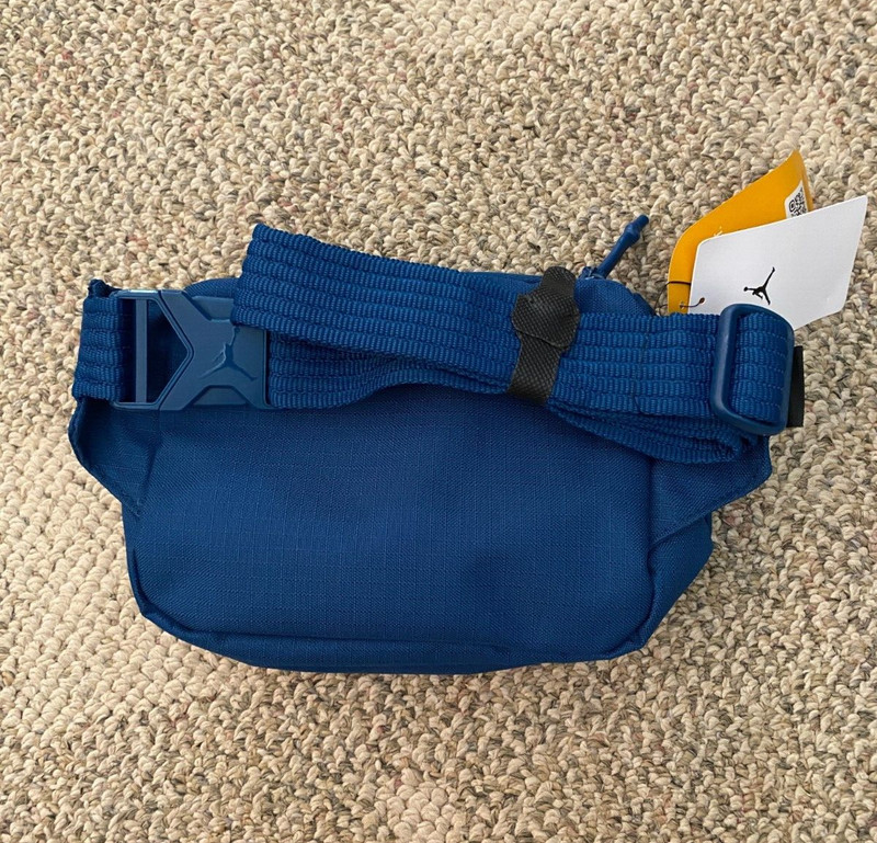 Nike Jordan Flight Crossbody Waist Bag Fanny Pack Hip Pac MA0799-BGU Adult gallery