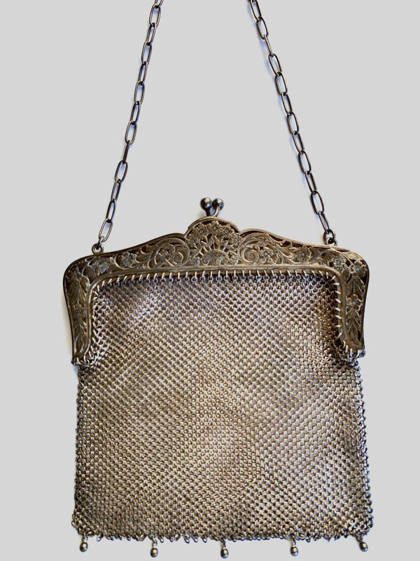 Vintage Art Deco Silver Mesh Evening Bag Floral Frame Chain Handle Clasp Purse