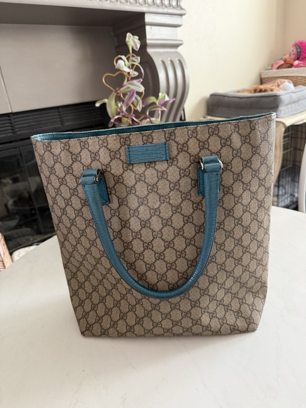 Gucci GG Supreme Coated Tote Bag