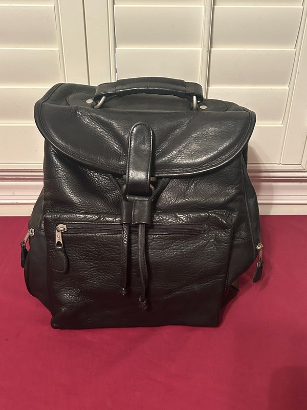 Vintage FRYE Black Genuine Leather Large Backpack w/Y Pulls, Made in Columbia