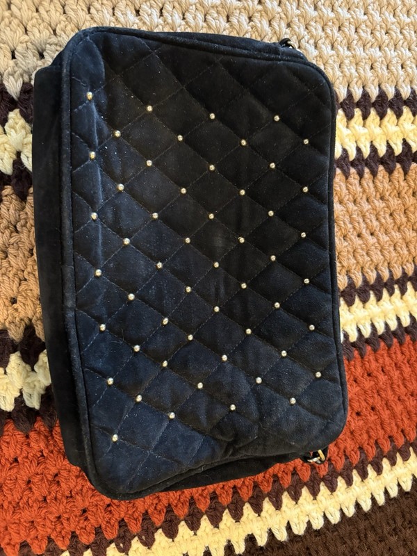 Warren-Reed Black Quilted Crossbody Bag Zip Gold Chain Tassel