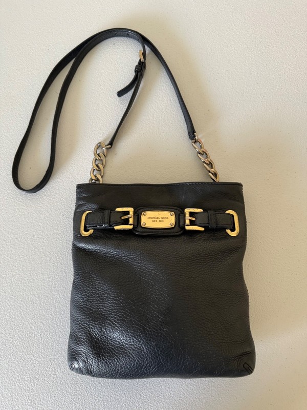 Michael Kors Black Pebbled Leather Shoulder Bag Chain Strap Gold Hardware