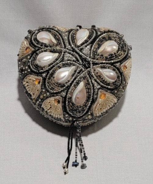 MARY FRANCES SMALL BEADED CROSS BODY HEART PURSE NEW 5 1/2 X 4 3/4 gallery