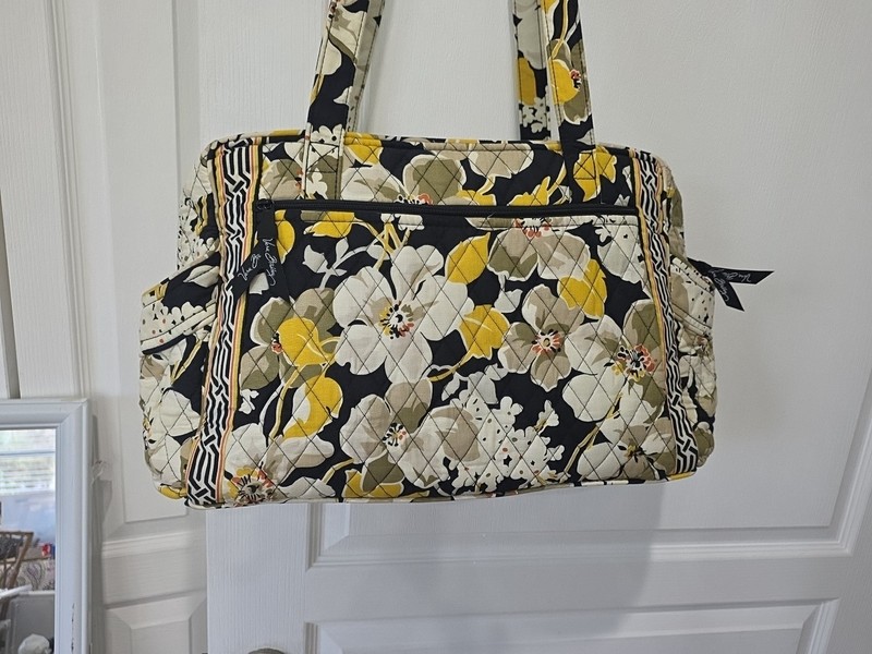 Vera Bradley, Dogwood, Duffle Bag. #D4