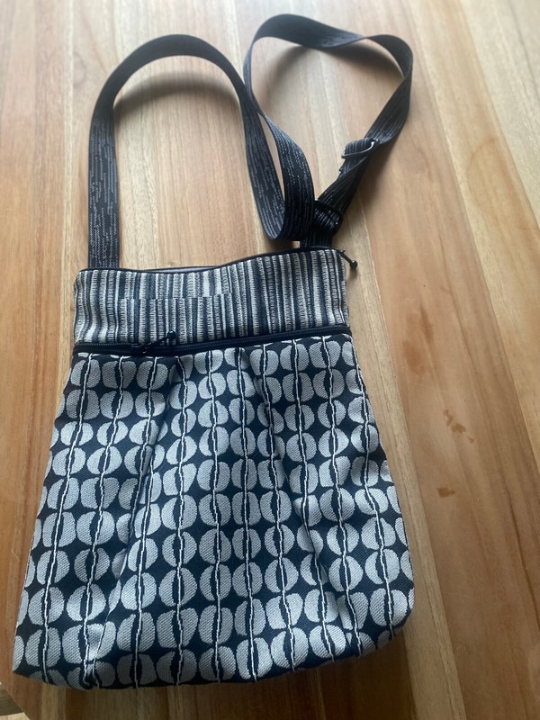 maruca bag large cross body black and white design