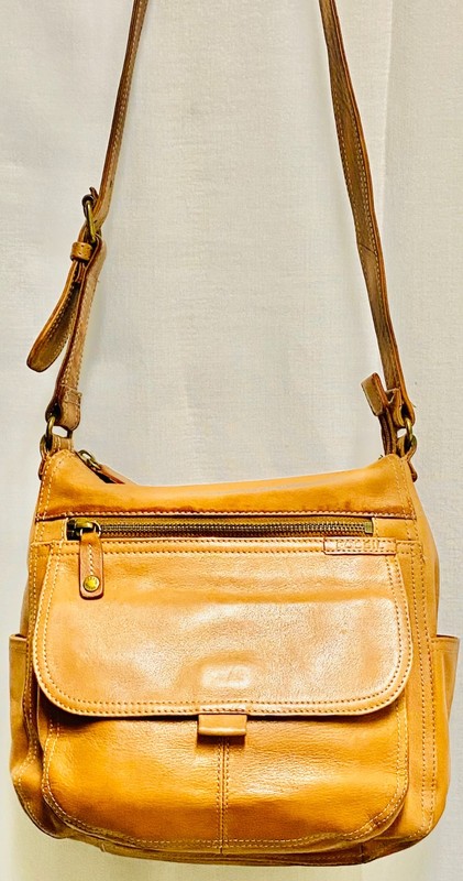 VINTAGE FOSSIL BROWN LEATHER ADJUSTABLE CROSSBODY BAG PURSE BOHO READ SEE PIC