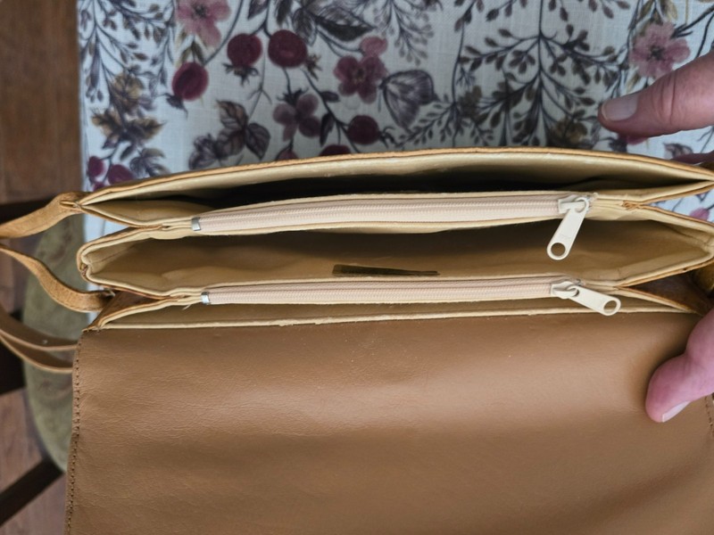 Vintage Cape Cobra Ostrich Handbag with billfold and key Purse gallery
