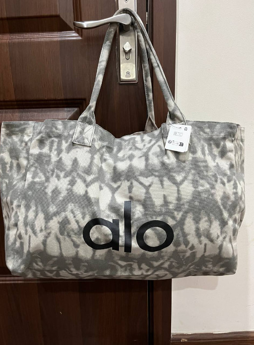 NWT 2026 Large Alo Yoga Gray Tie Dye Canvas Tote Bag Gym Travel Shopper