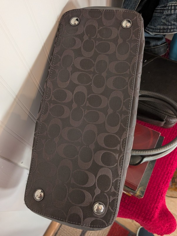 Super Nice Large Brown, Black, And Khaki Coach Signature C6831 gallery