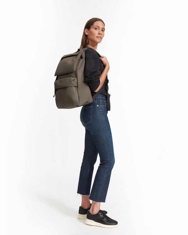 NEW - Everlane- The ReNew Transit Backpack - Warm Charcoal - Fast Free shipping gallery